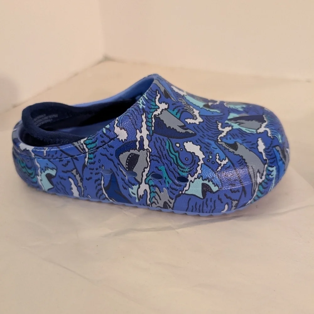 Cat & Jack Shark Design Rowan Slip On Water Shoes/Clogs in Size 7
